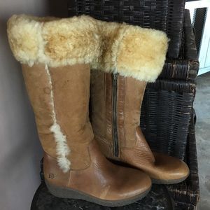 *SOLD* Born Leather boots size 6, New!